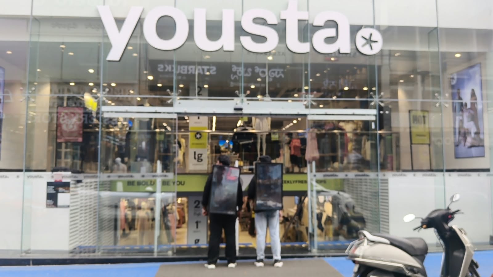 LED Video Lookwalker Branding photo slot